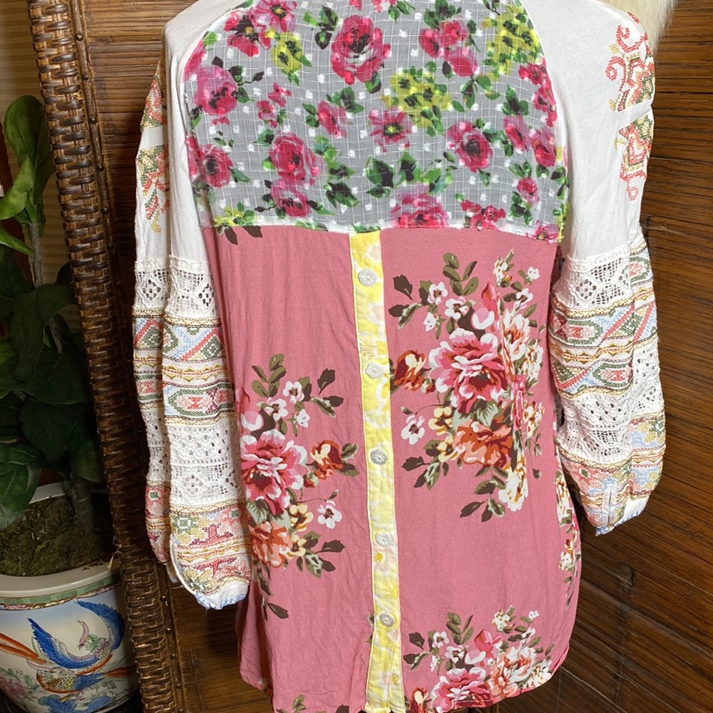 Jon Mark Patchwork Boho Top W Embroidered Lace Sl… - image 4